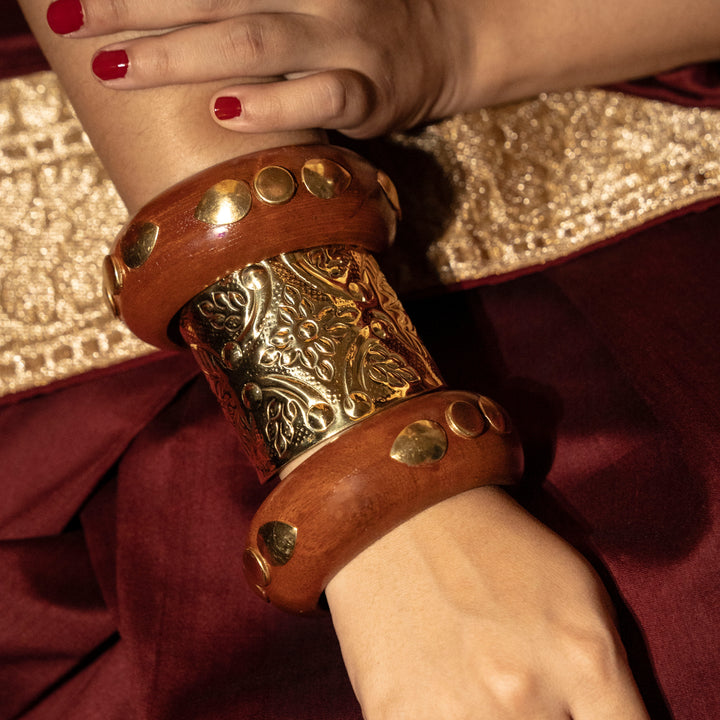 Mira Sunehri Bangle Stack - With Kaarigari Kada