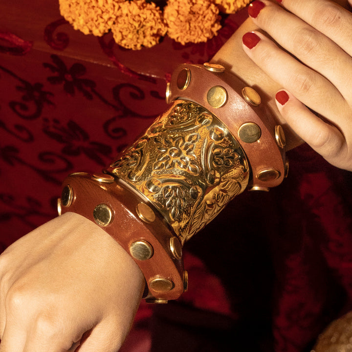 Noor Sunehri Bangle Stack - With A Kaarigari Kada
