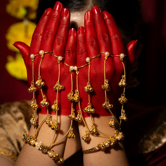 Sunehri Haathphool - A pair