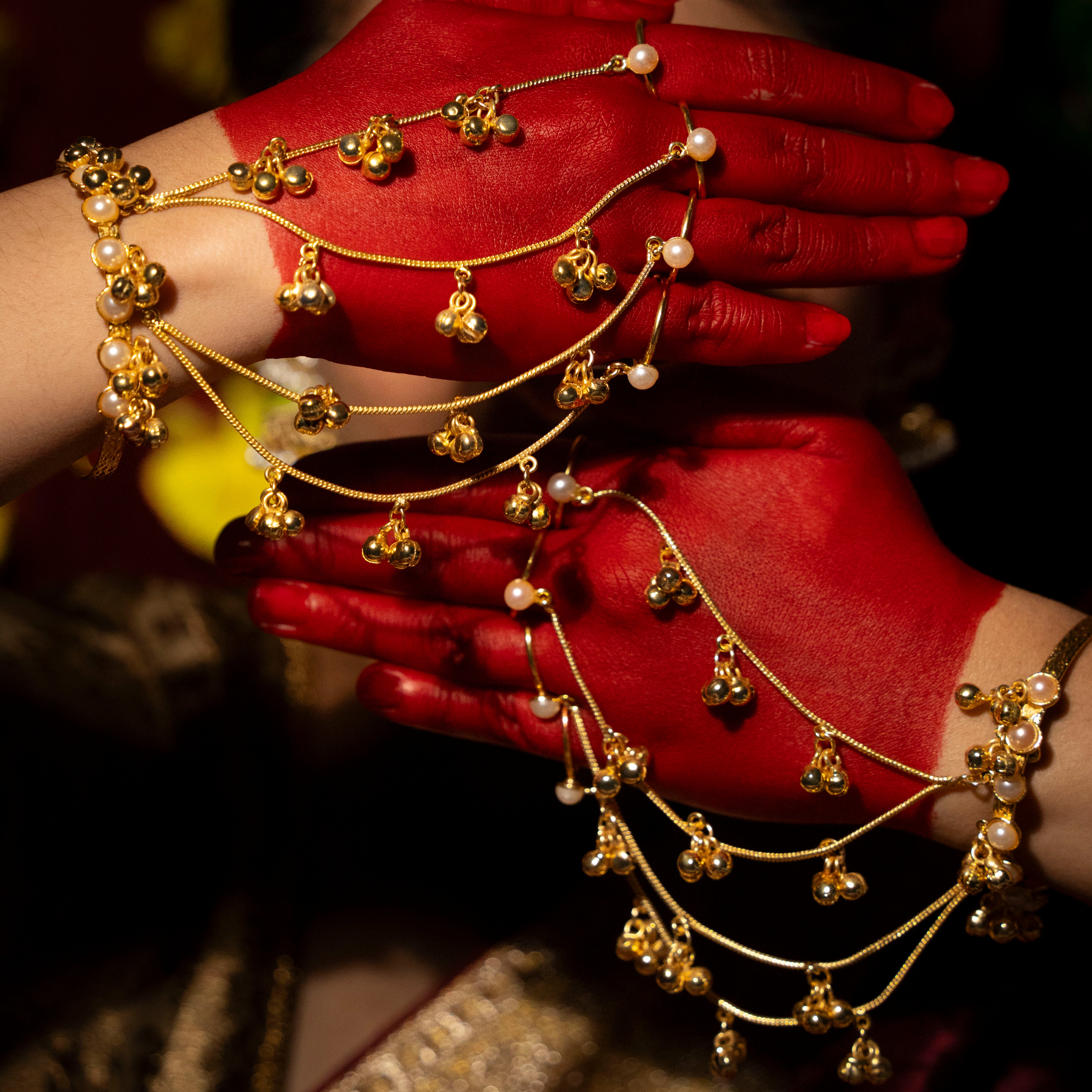 Sunehri Haathphool - A pair