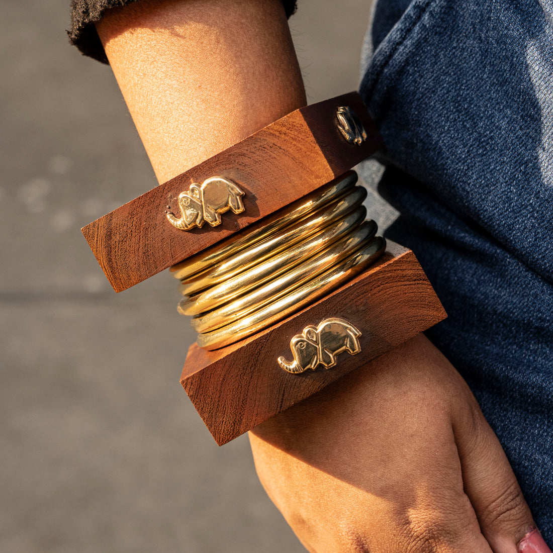 HASTI WITH GOLDEN BANGLE STACK