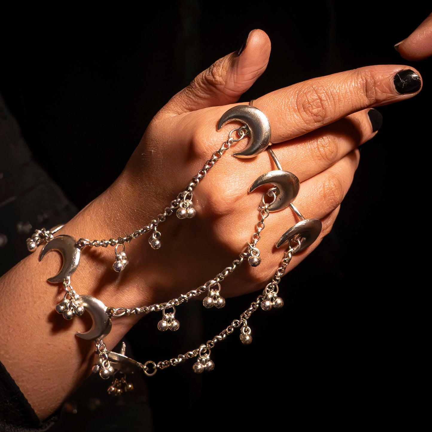 Oxidised Haathphool - Single