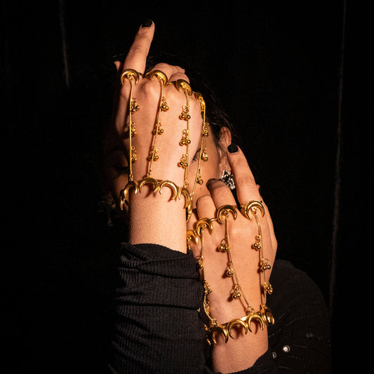 Chaand Haathphool - A pair