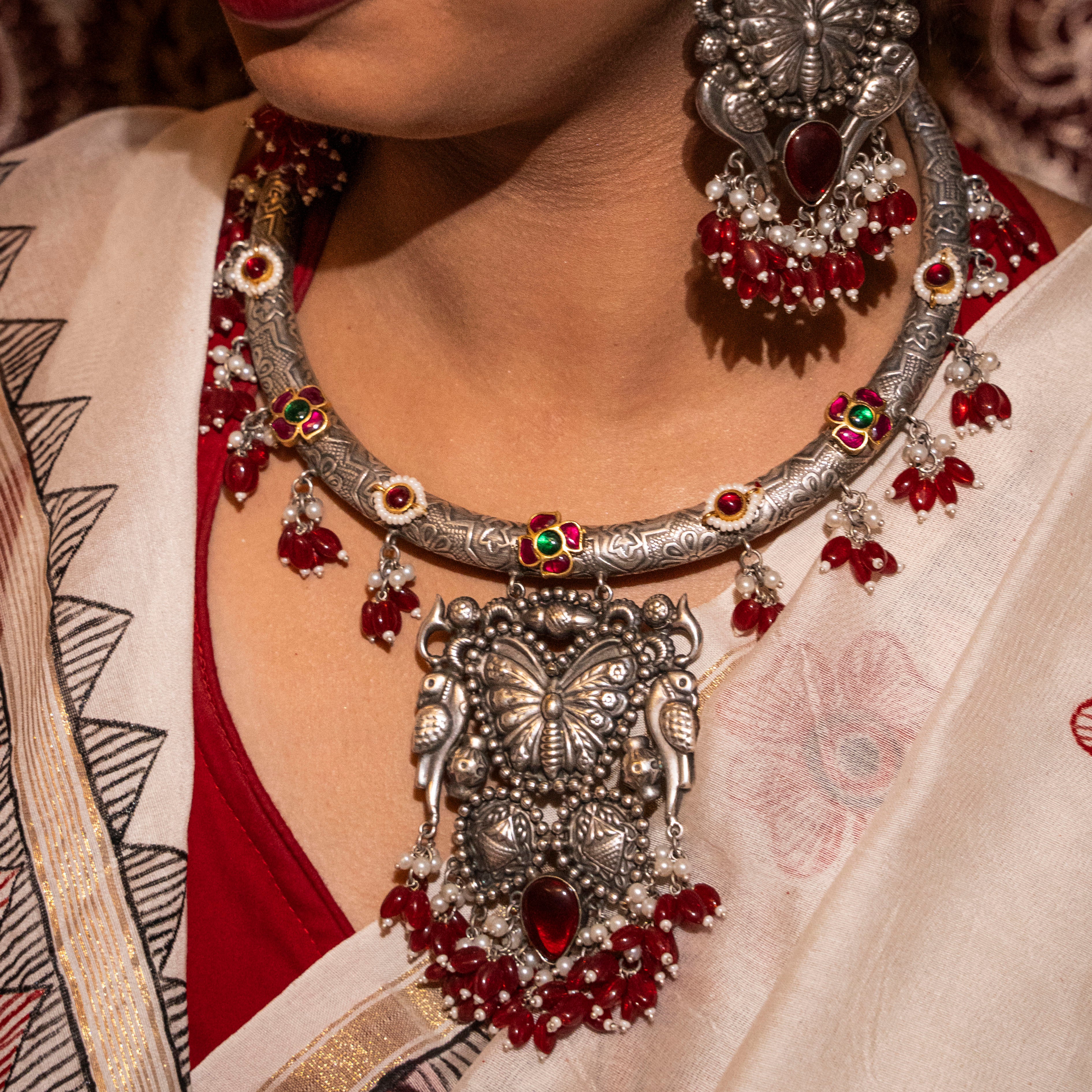 Sharda Hasli Necklace Set