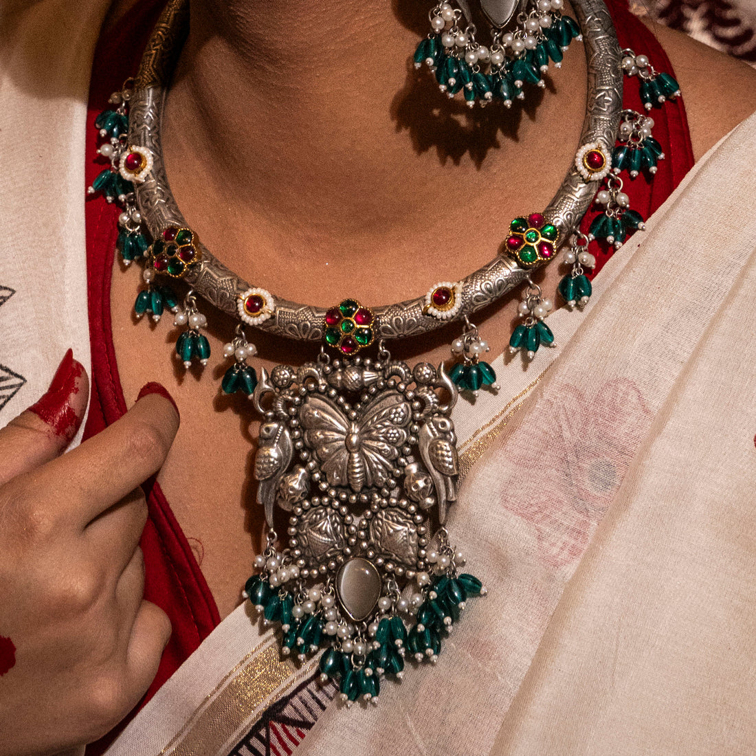 Tarini Hasli Necklace Set