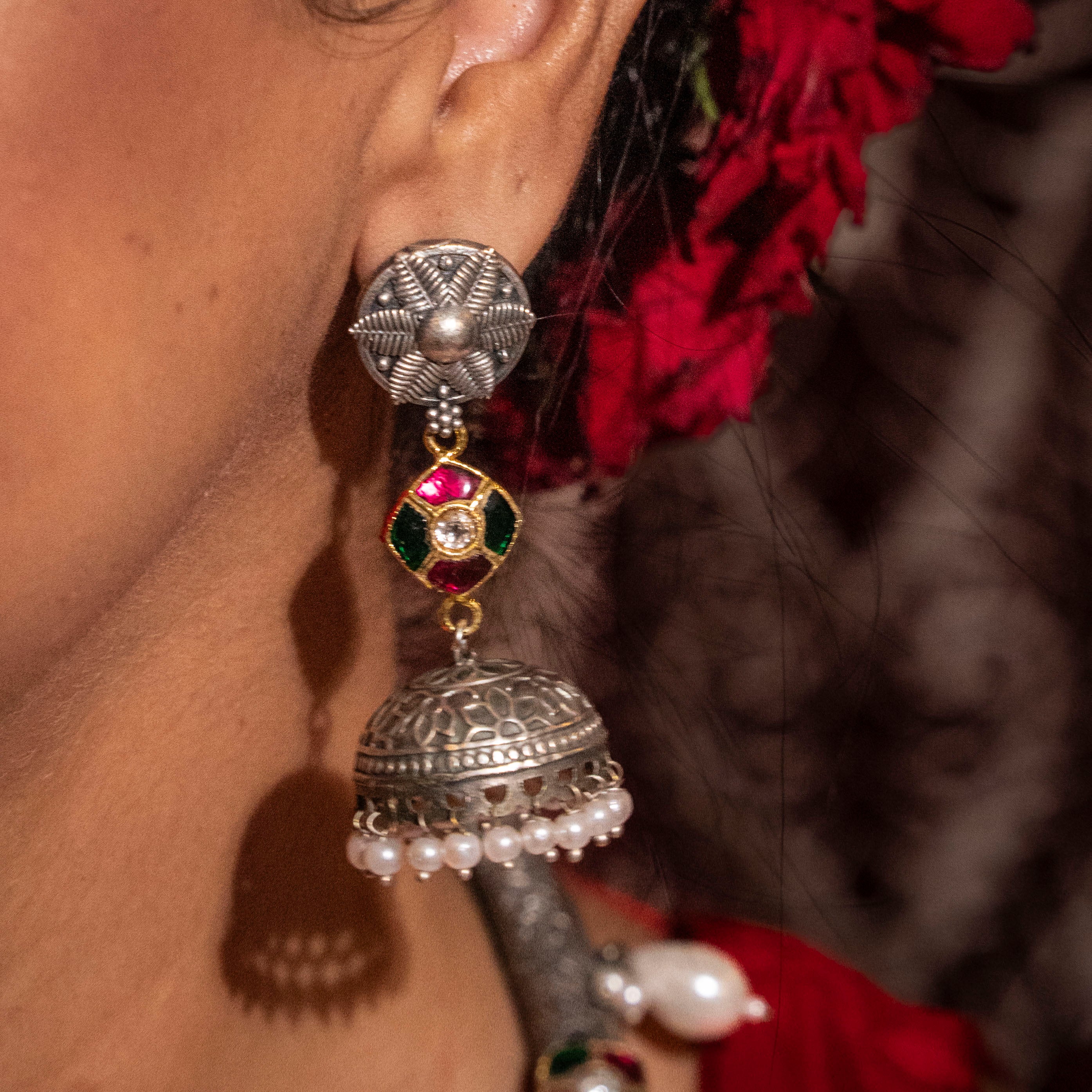 Gauri Hasli Necklace Set