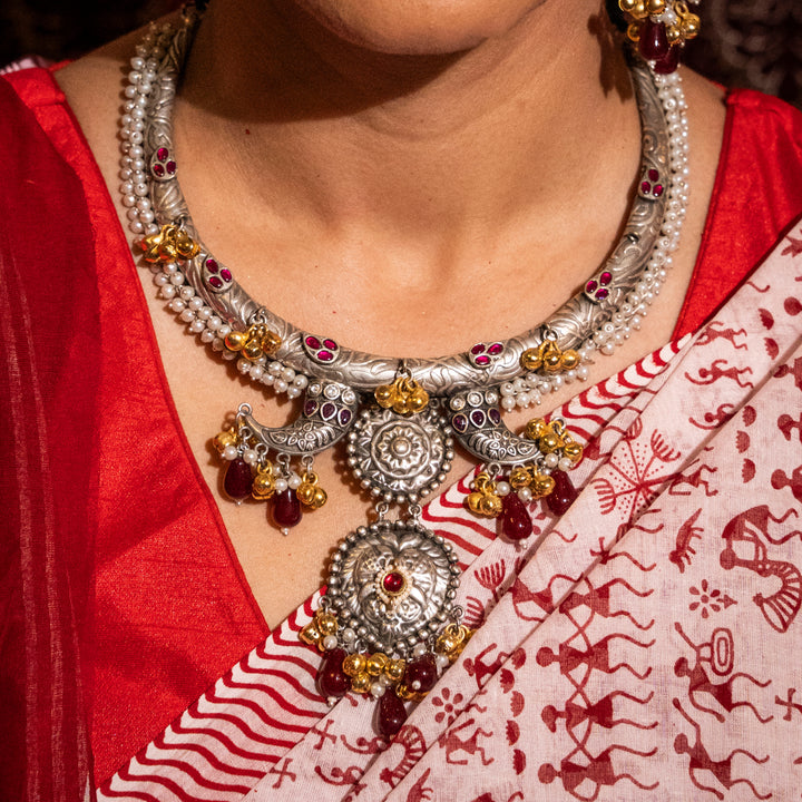 Devyani Necklace Set