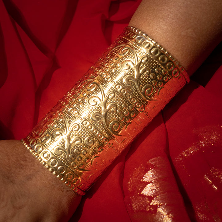 Golden Attrangi Kada