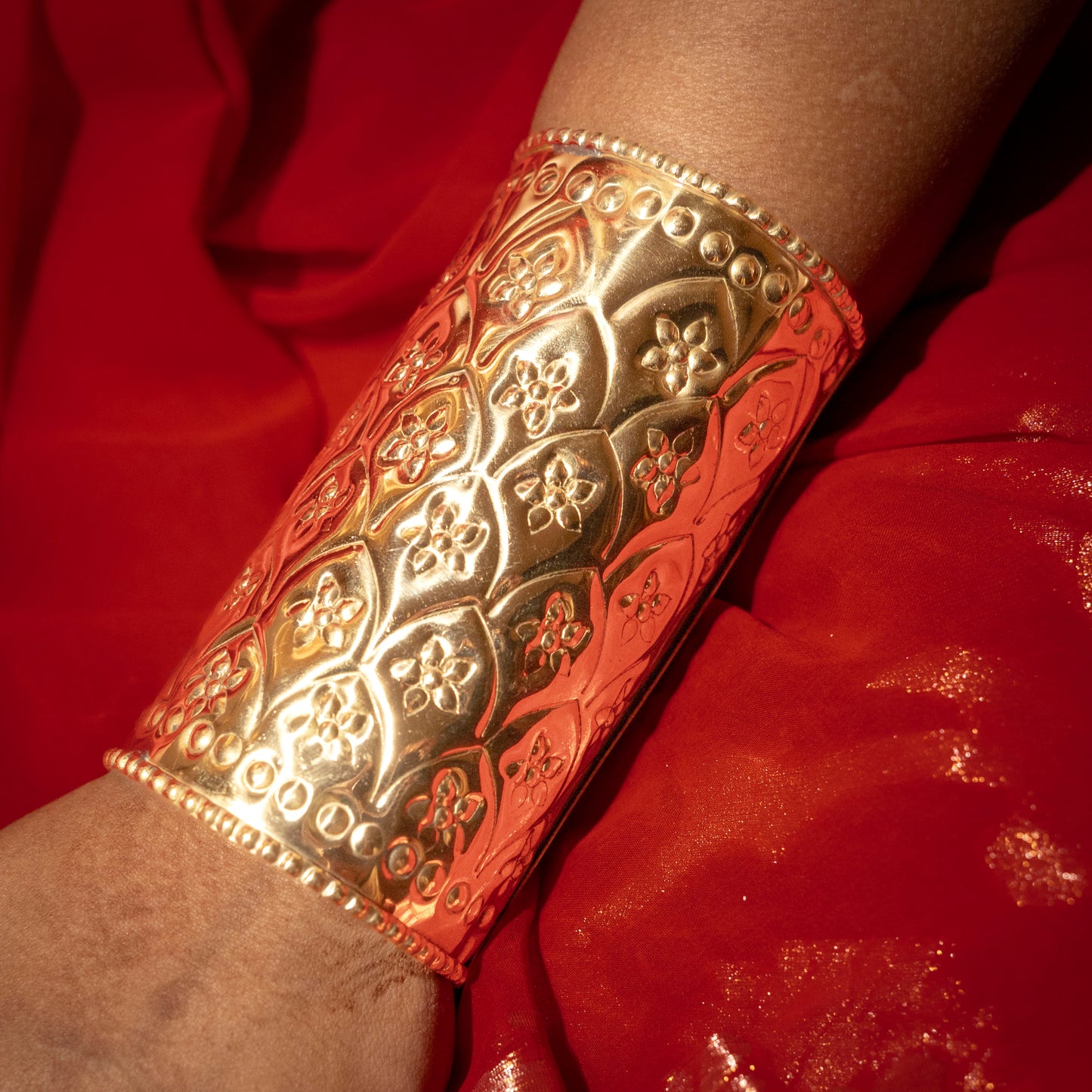 Golden Phoolon ka Kada