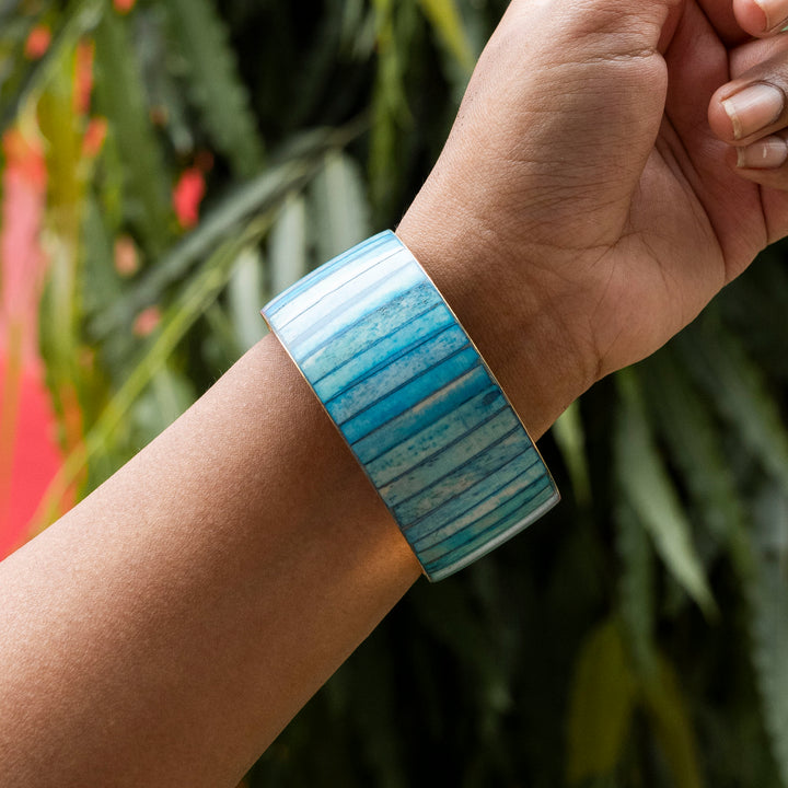 Neelam Resin Bangle